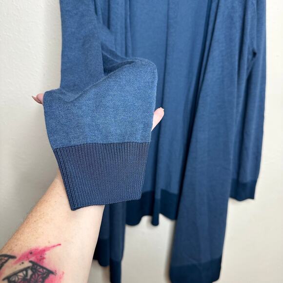 Chico's Woman's Open Drape Front Cardigan Size XL Blue Light Weight Soft - Picture 3 of 10